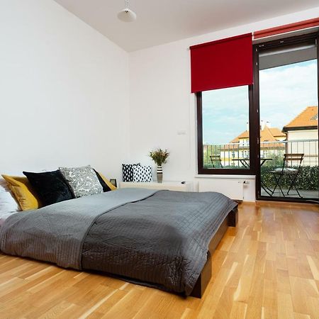 Prague Days - Family 2Bdr Apt - Garage Parking - Balcony 외부 사진