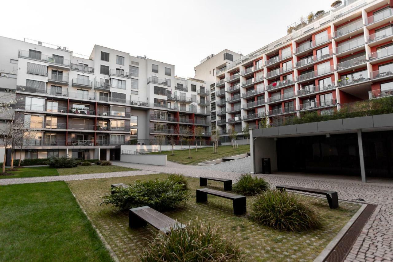 Prague Days - Family 2Bdr Apt - Garage Parking - Balcony 외부 사진