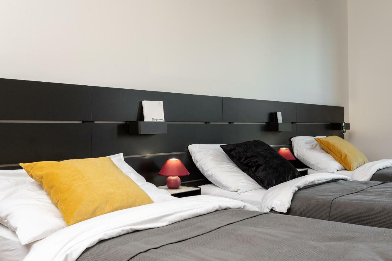 Prague Days - Family 2Bdr Apt - Garage Parking - Balcony 외부 사진